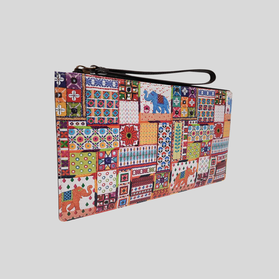 Sui Dhaaga Wristlet